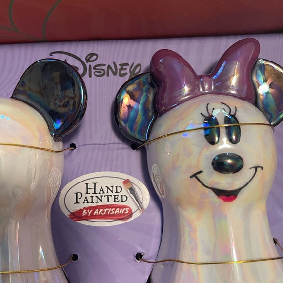 Disney - Picture 7 of 9